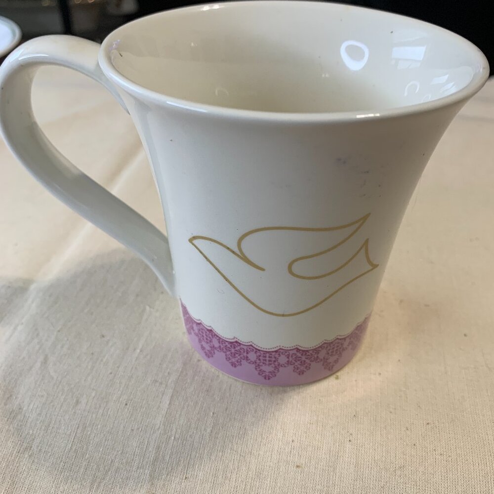 Russ Gold Peace Dove Lavender Purple Lace Psalm 27:14 Cup Mug